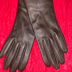 Wilson’s leather women’s gloves